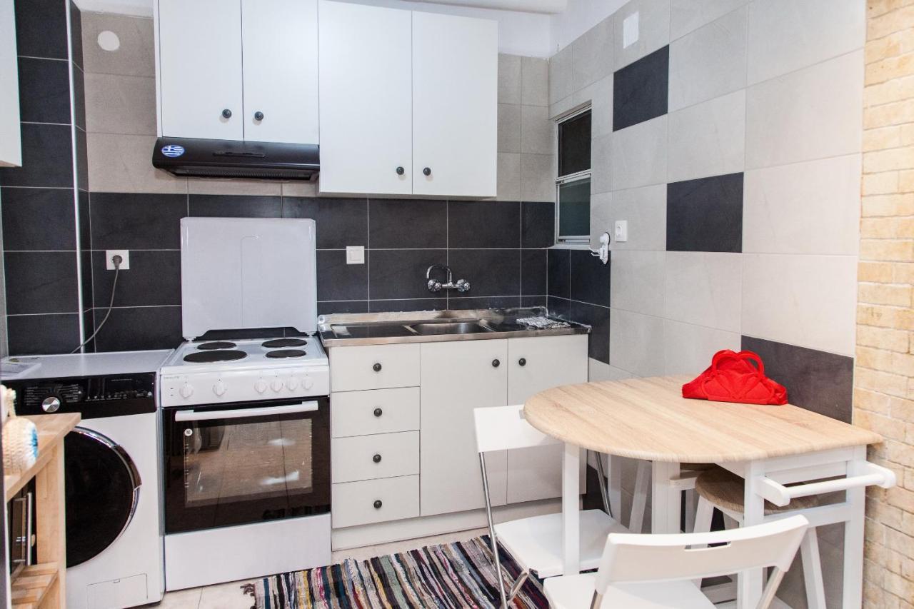 Cozy Apartment In Pireas Esterno foto