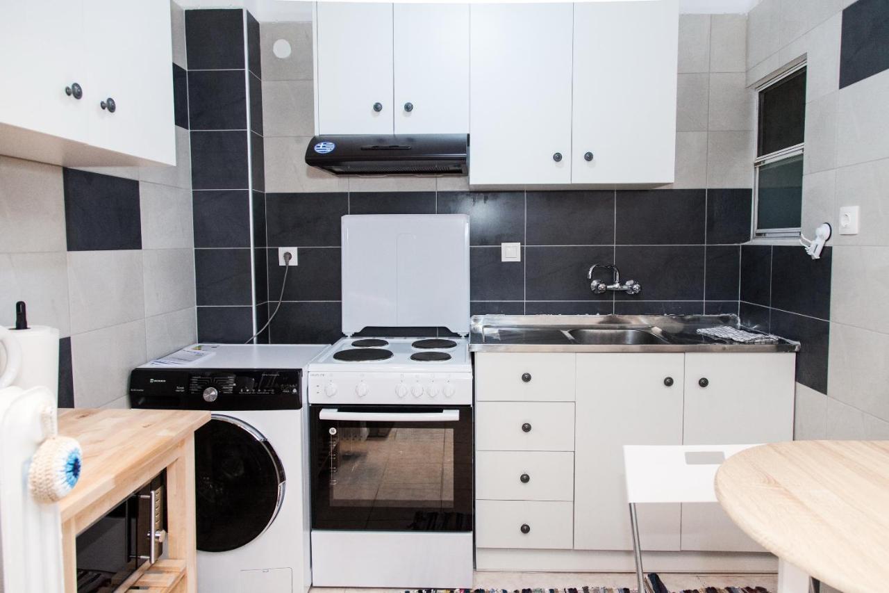 Cozy Apartment In Pireas Esterno foto